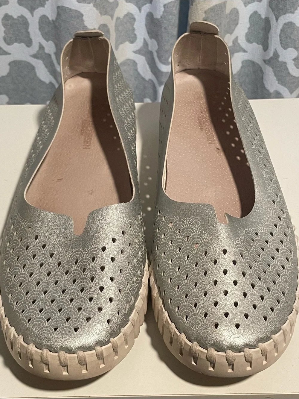 Ilse Jacobsen Women’s Metallic Silver Perforated Slip-On Flats EU 39 US 8.5-9